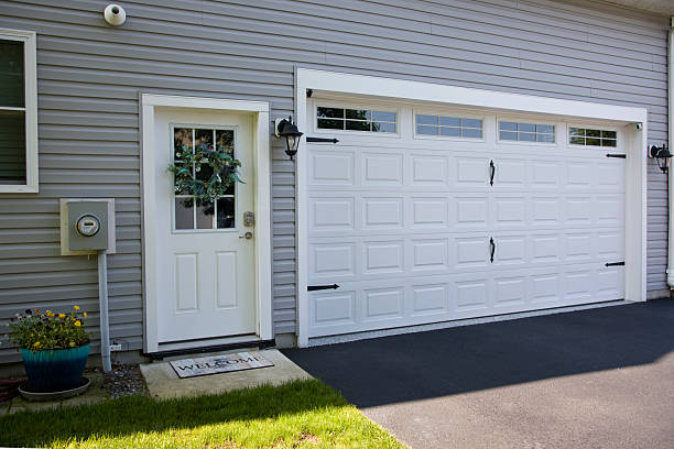 24/7 Emergency Garage Door Panel Replacement experts in Alton, IL